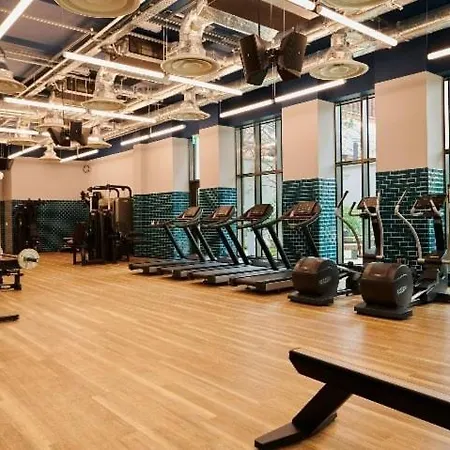 Luxurious Center *